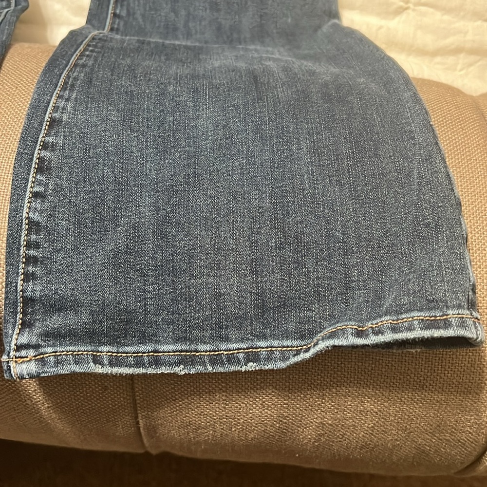 American Eagle Outfitters - Picture 7 of 7